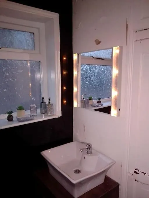 Blackpool Holiday Home - Forshaw House